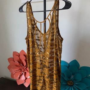 Sleeveless sequined top!